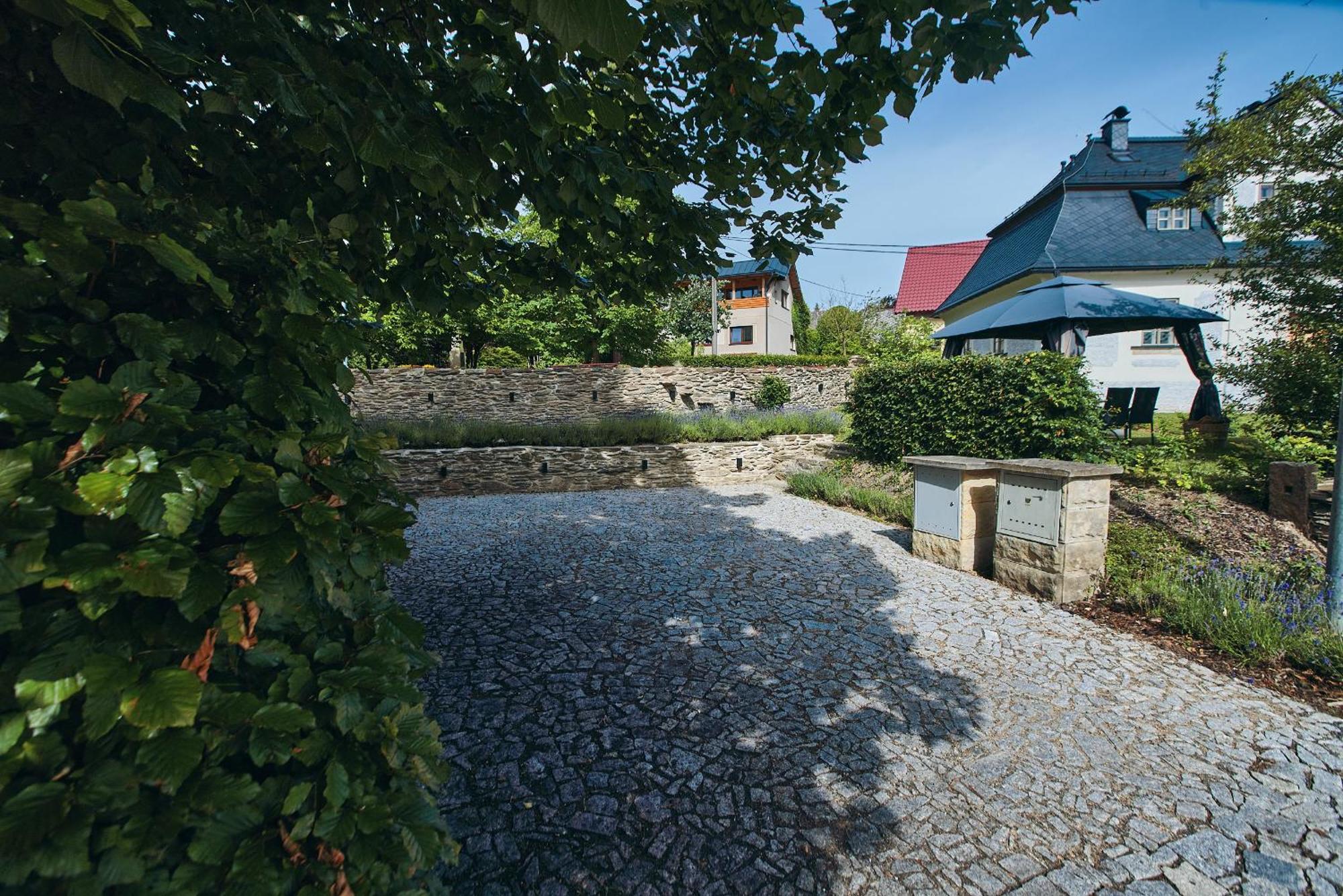 Barokni Kaplanka 1796 A. D. - Luxusni Apartmany V Ceskem Raji Zelezny Brod Luaran gambar